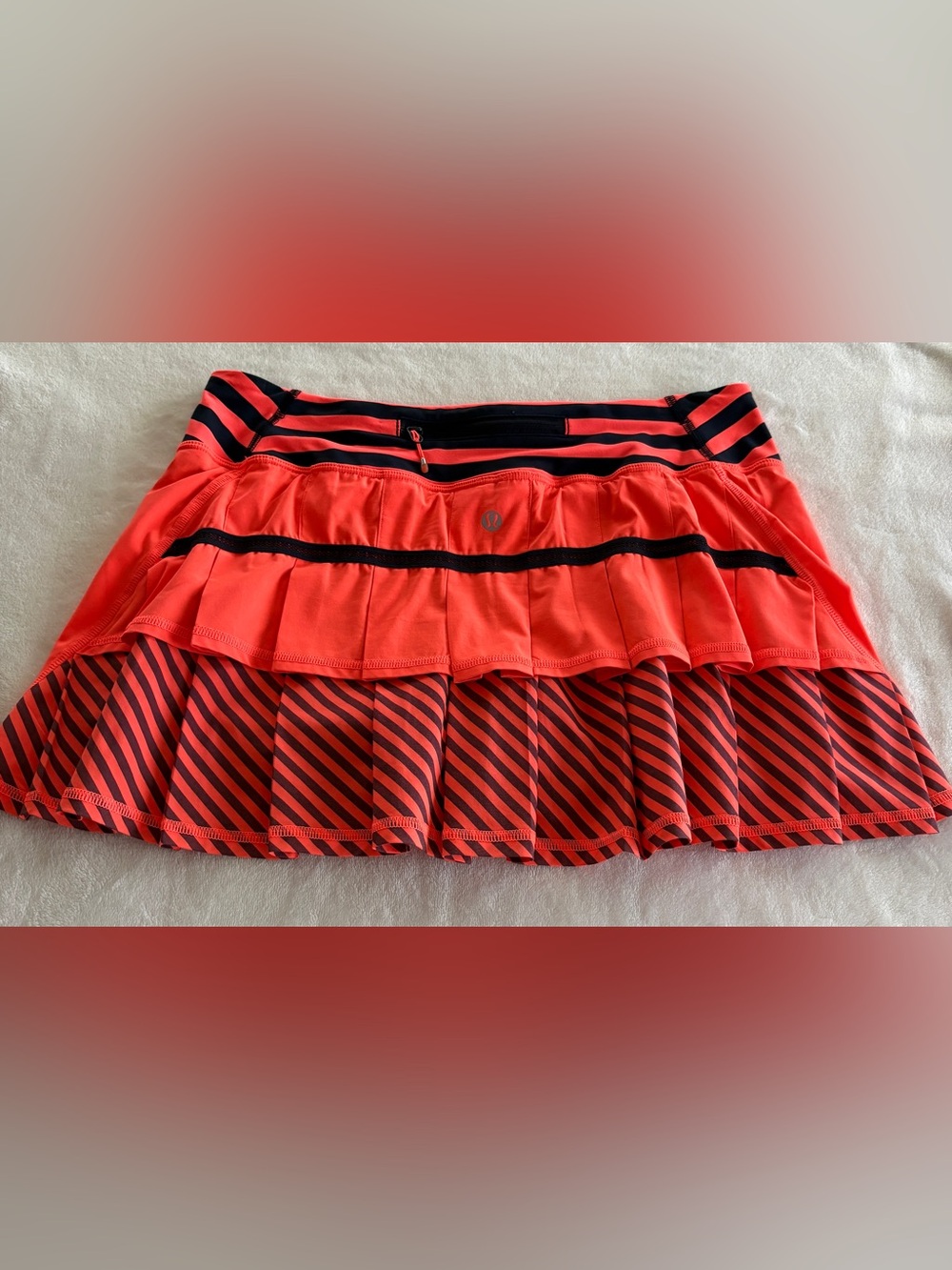 Lululemon pace setter EUC size 6 - Picture 2 of 4